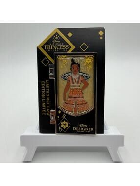 Disney Pin - Moana - Ultimate Princess Collection Designer Doll Collection